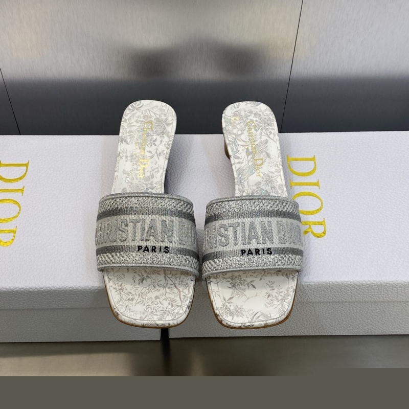 ch**an D*or slippers